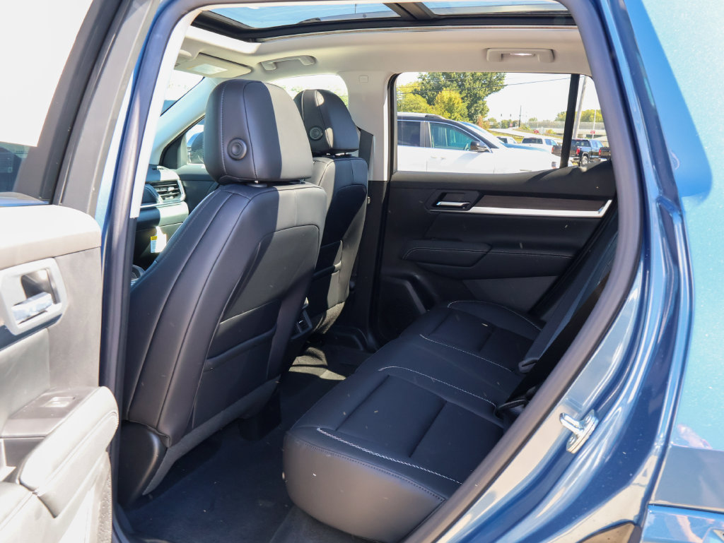 New 2027 GMC Terrain Denali w/ LPO, Black Badging Package AWD/4WD image 11