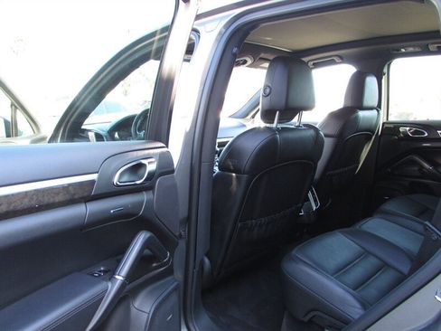 Used 2013 Porsche Cayenne AWD/4WD image 18