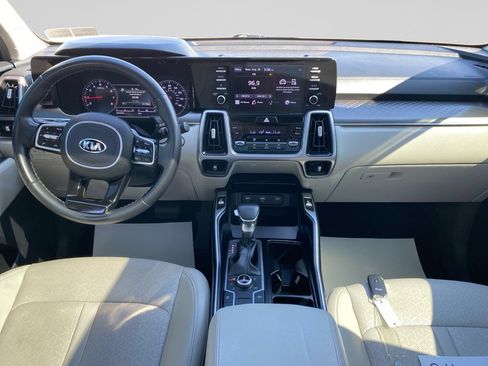 Certified 2021 Kia Sorento S w/ Panoramic Sunroof Package AWD/4WD image 19