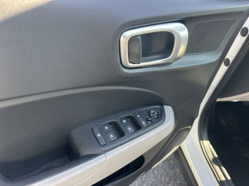 New 2026 Hyundai Venue SEL image 17