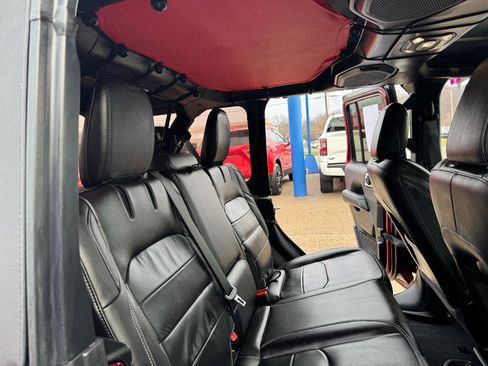 Used 2022 Jeep Wrangler Unlimited Sahara w/ Cold Weather Group image 41