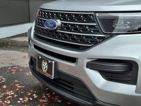Used 2023 Ford Explorer XLT image 44