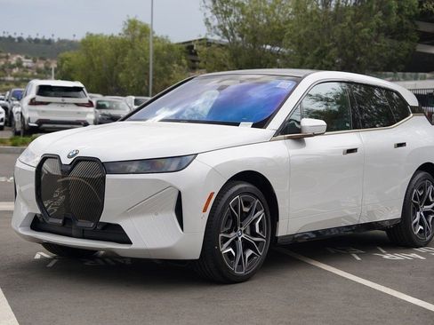 New 2026 BMW iX xDrive60 image 2