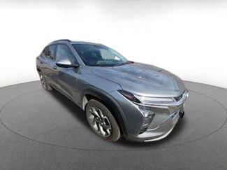 Used 2025 Chevrolet Trax LT video 1