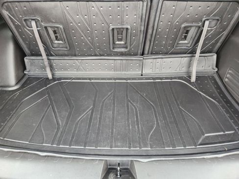 Used 2023 Chevrolet Traverse RS w/ LPO, Floor Liner Package image 38