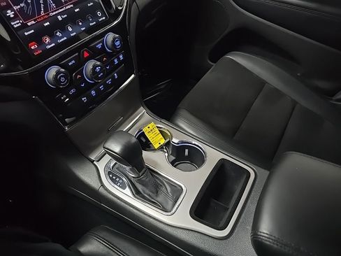 Used 2020 Jeep Grand Cherokee Altitude AWD/4WD image 28