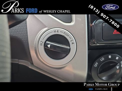 Used 2015 Toyota Tacoma 4x4 Access Cab V6 w/ TRD Sport Package image 22