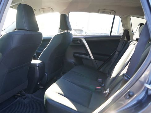 Used 2016 Toyota RAV4 LE FWD image 13