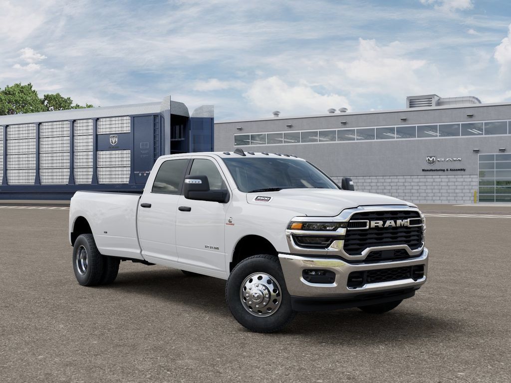 New 2026 RAM 3500 Big Horn AWD/4WD image 5