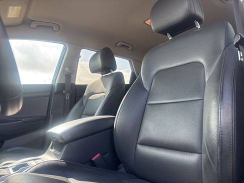 Used 2016 Hyundai Tucson Limited image 41