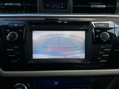 Used 2015 Toyota Corolla LE image 25