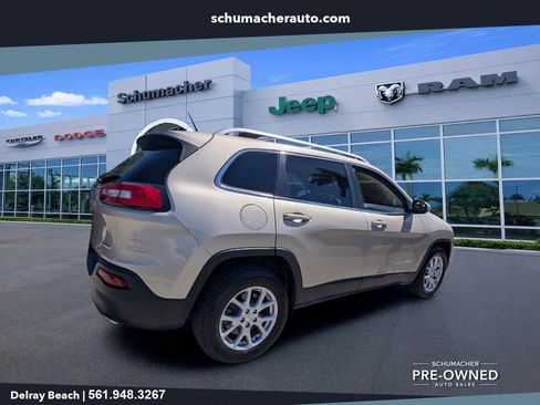 Used 2015 Jeep Cherokee Latitude AWD/4WD image 7