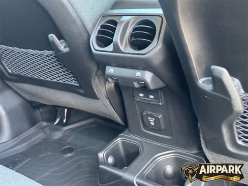 New 2025 Jeep Gladiator Rubicon w/ Convenience Group image 13