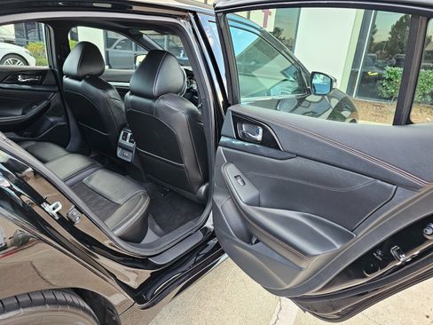 Used 2023 Nissan Maxima SR w/ Sport Mat Group image 24