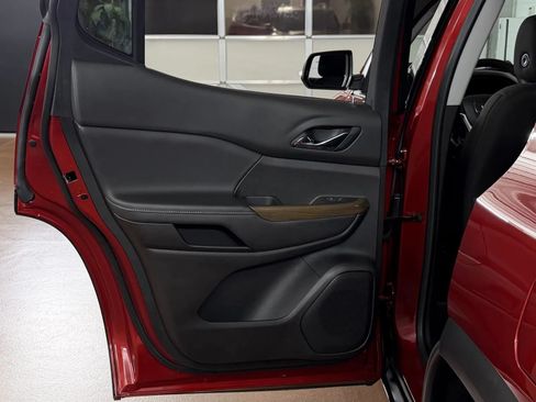 Used 2023 GMC Acadia SLE w/ Driver Convenience Package AWD/4WD image 28