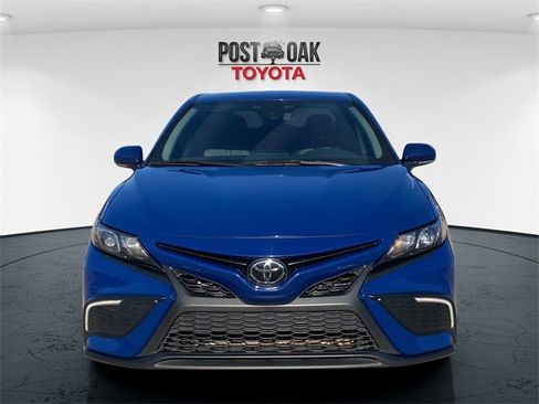 Used 2024 Toyota Camry SE image 2