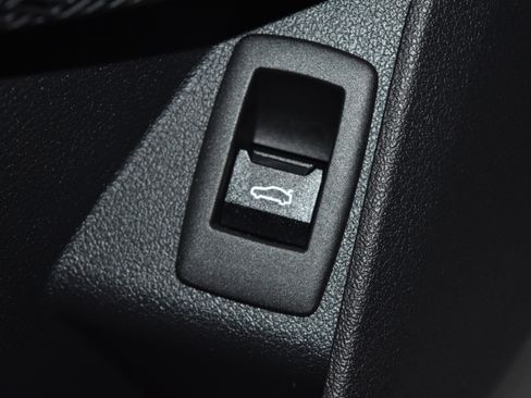 New 2025 BMW X2 xDrive28i w/ Technology Package image 6