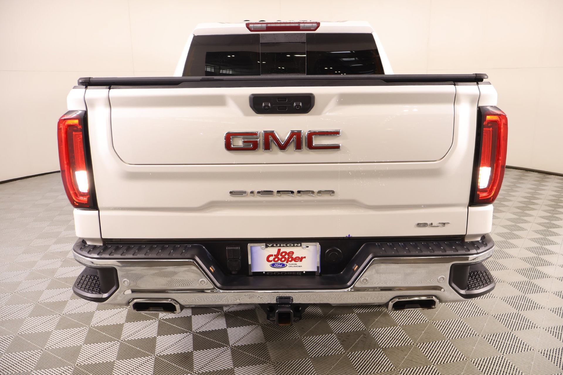Used 2024 GMC Sierra 1500 SLT w/ SLT Premium Plus Package AWD/4WD image 23