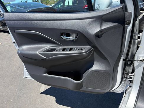 Used 2025 Nissan Versa SV FWD image 18