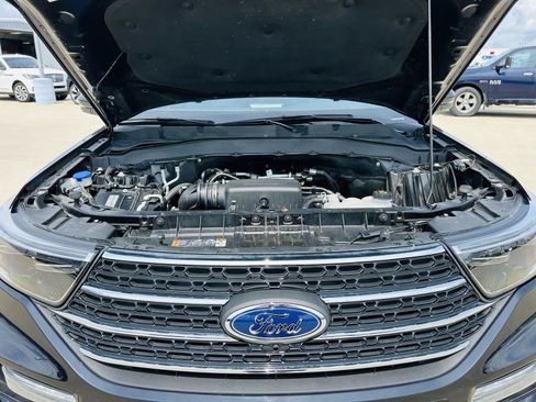 Used 2023 Ford Explorer XLT w/ Equipment Group 202A AWD/4WD image 49