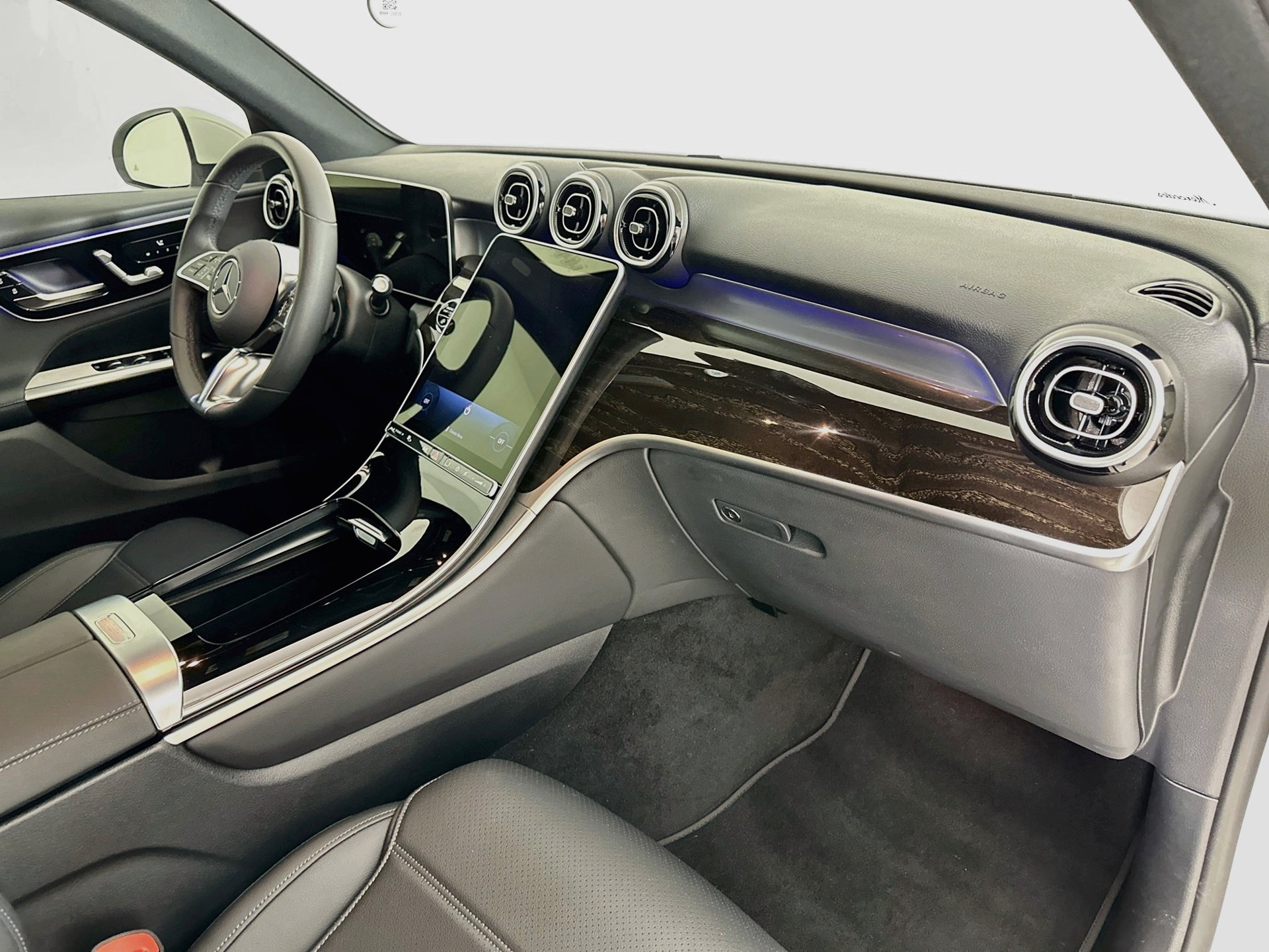 Certified 2026 Mercedes-Benz GLC 300 image 28