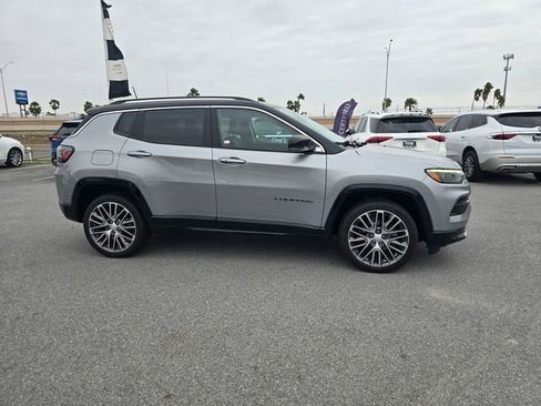 Used 2022 Jeep Compass Limited w/ Elite Group image 4