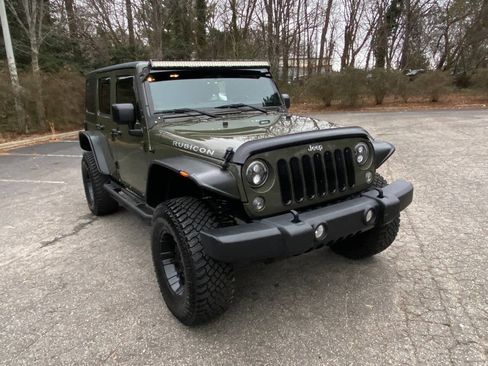 Used 2015 Jeep Wrangler Unlimited Rubicon w/ Connectivity Group AWD/4WD image 50