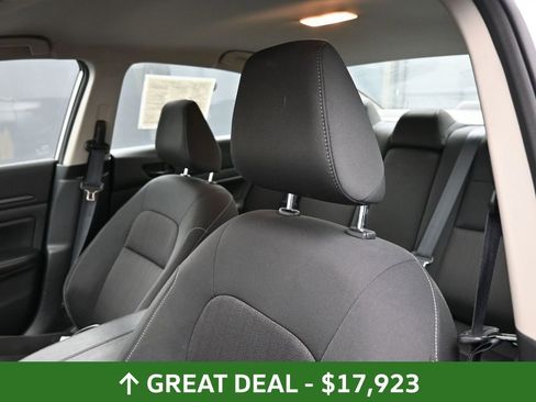 Used 2024 Nissan Altima 2.5 SV FWD image 31