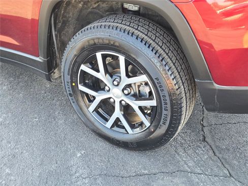 Certified 2024 Jeep Grand Cherokee Limited image 18