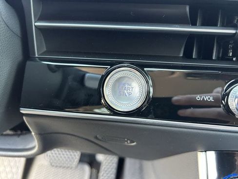 New 2026 Genesis GV70 2.5T AWD/4WD image 32