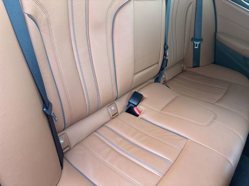 Used 2022 BMW 540i xDrive image 35