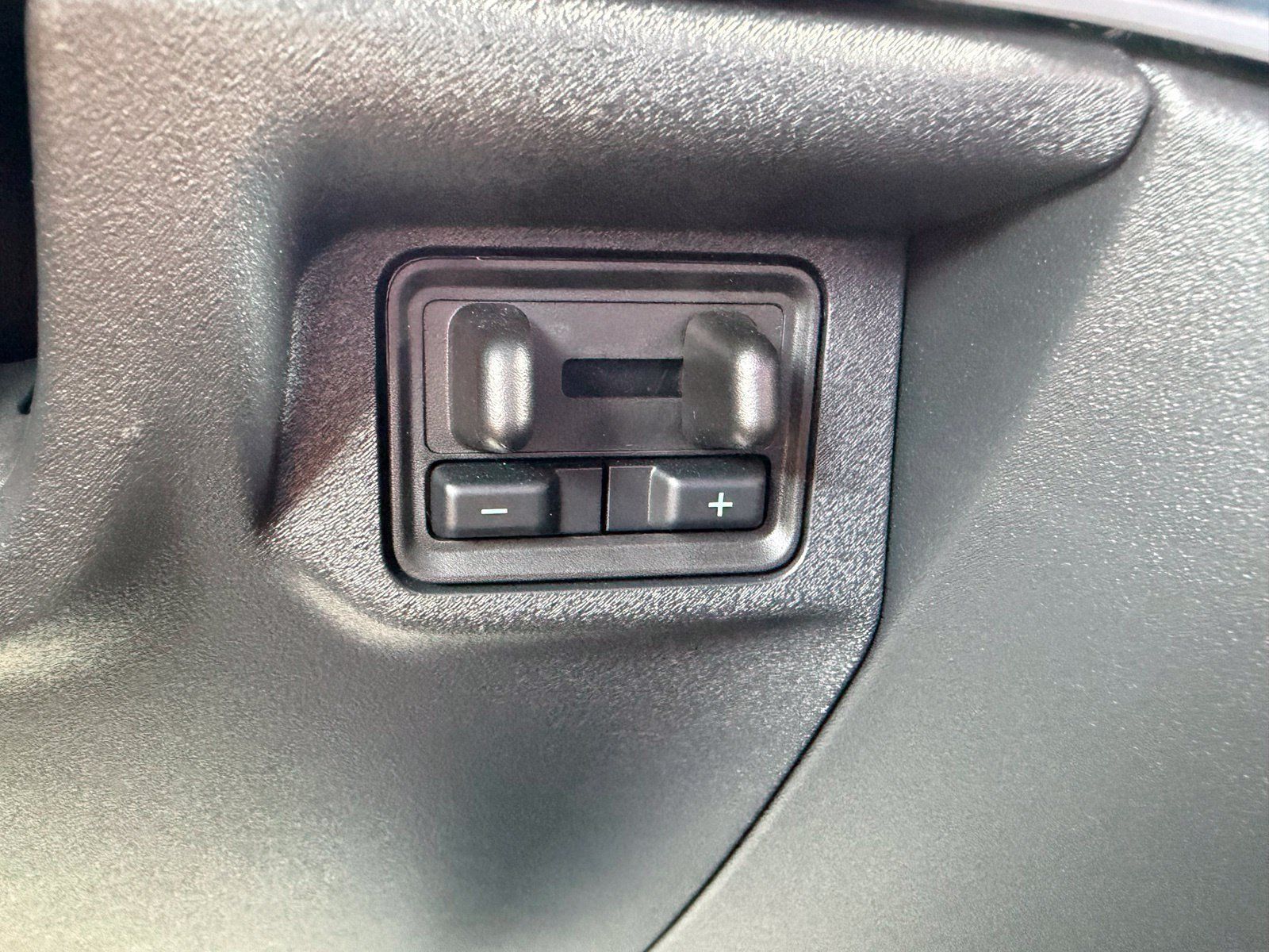 Used 2025 Ford Expedition Tremor AWD/4WD image 23