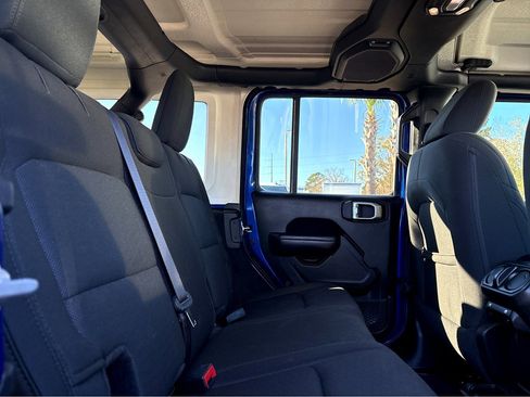 Used 2019 Jeep Wrangler Unlimited Sport S image 10