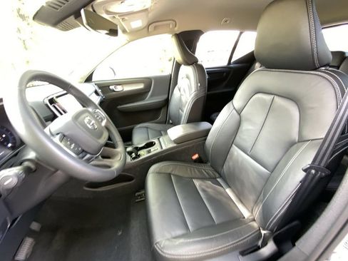 Used 2023 Volvo XC40 B5 Core w/ Climate Package AWD/4WD image 15