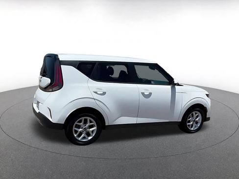 Used 2025 Kia Soul LX w/ LX Technology Package FWD image 14