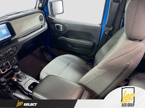 Used 2024 Jeep Wrangler Unlimited Sahara AWD/4WD image 25
