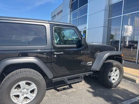 Used 2020 Jeep Wrangler Sport AWD/4WD image 7
