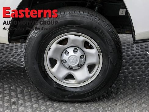 Used 2022 Toyota Tacoma SR image 8