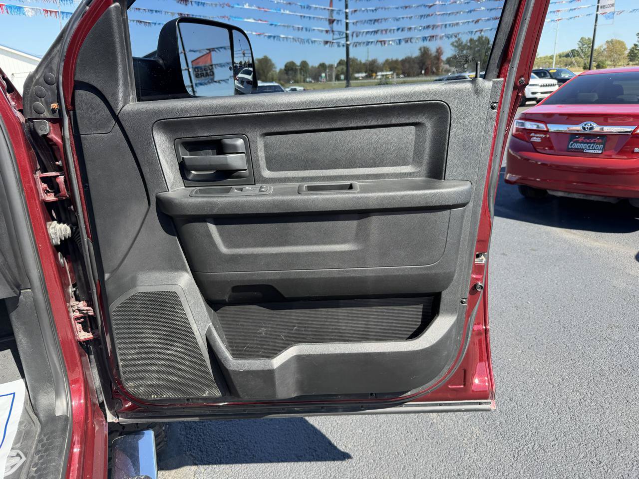 Used 2018 RAM 2500 Tradesman w/ Chrome Appearance Group AWD/4WD image 20