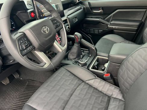 Used 2026 Toyota Tacoma TRD Off-Road w/ TRD Off Road Premium Package AWD/4WD image 10