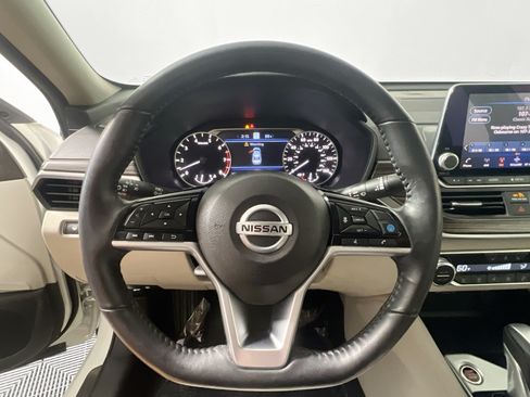Used 2021 Nissan Altima 2.5 SL FWD image 17