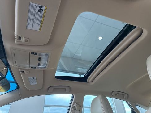 Used 2018 Toyota Avalon XLE Plus w/ Protection Package FWD image 11