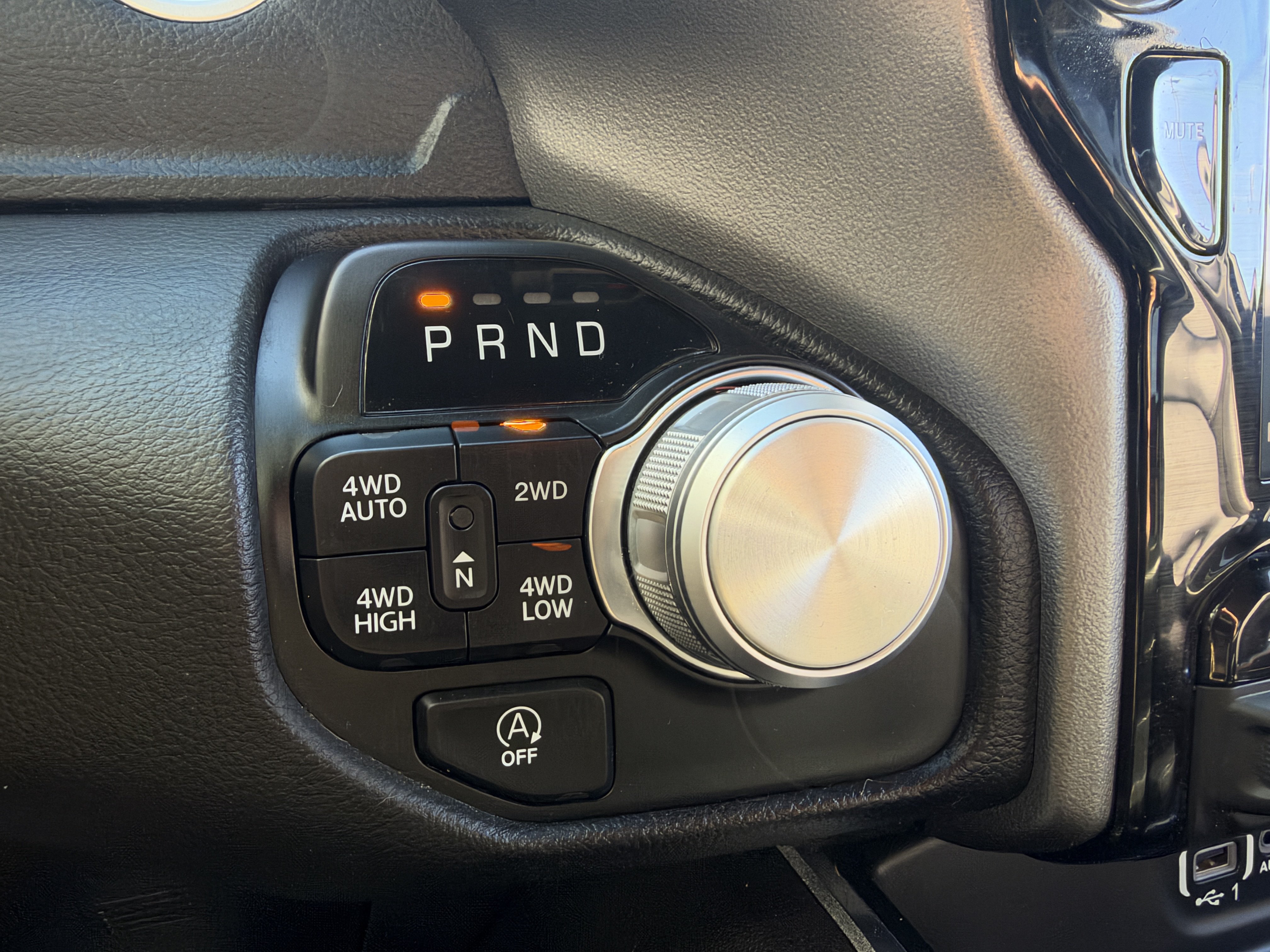 Used 2024 RAM 1500 Laramie AWD/4WD image 41