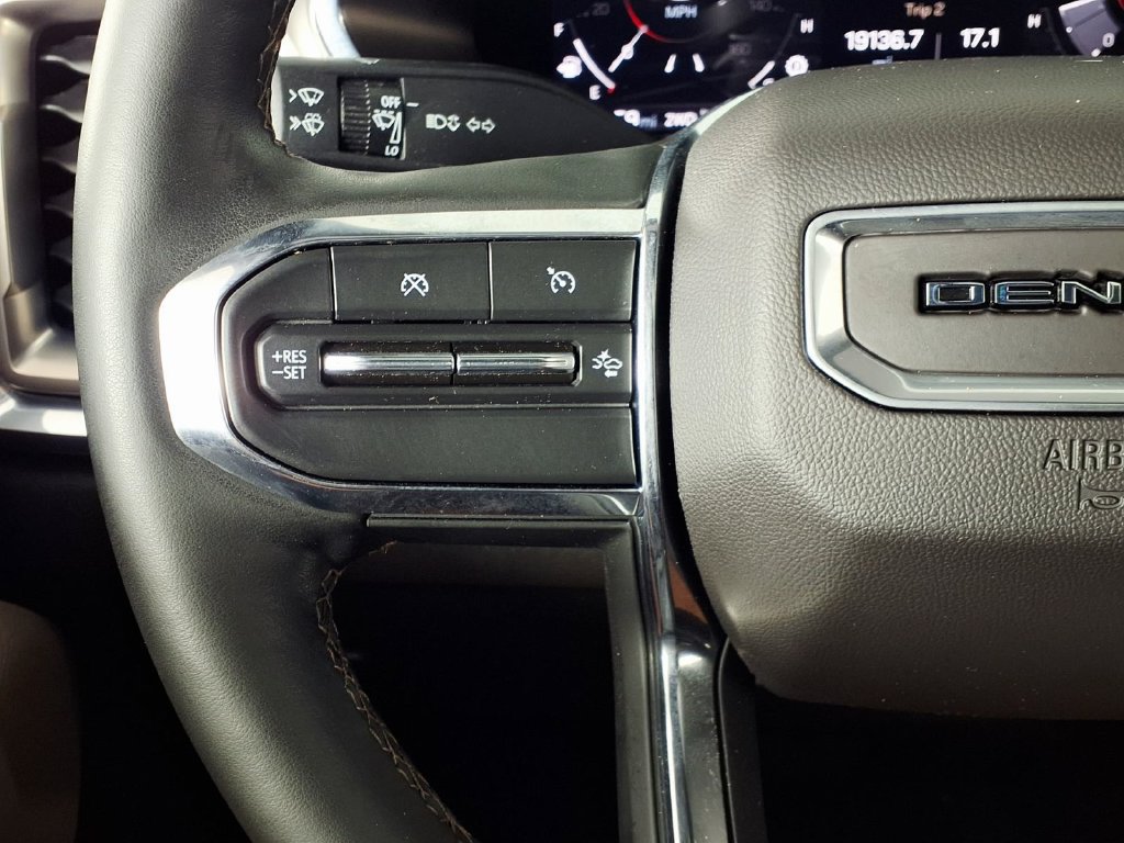 Used 2024 GMC Canyon Denali AWD/4WD image 17