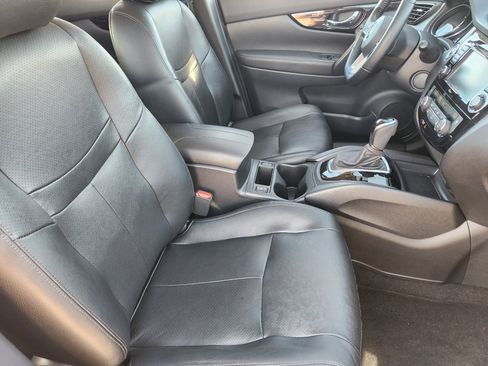 Used 2022 Nissan Rogue Sport SV image 14