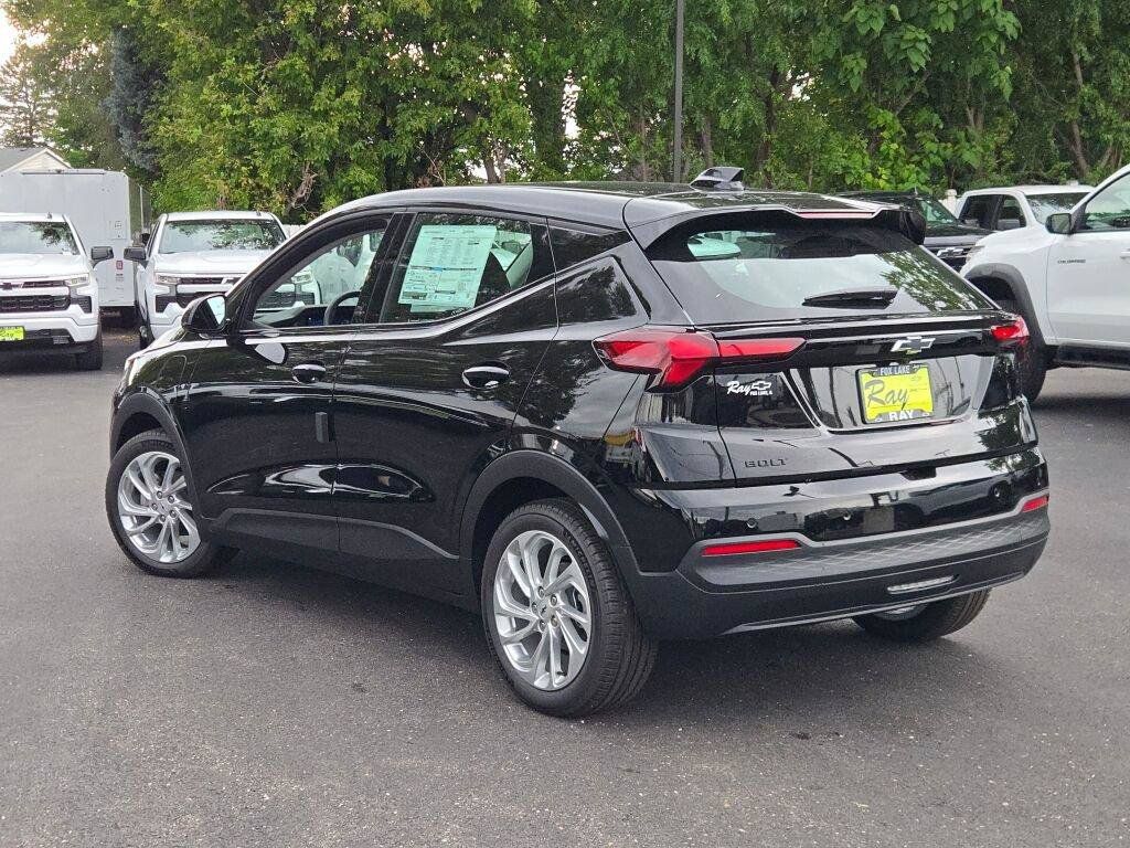 New 2027 Chevrolet Bolt LT FWD image 17