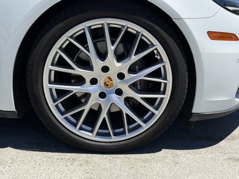 Used 2018 Porsche Panamera image 13