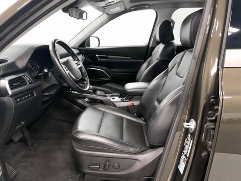 Used 2022 Kia Telluride S image 4