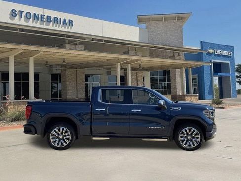 Used 2023 GMC Sierra 1500 Denali w/ Denali Reserve Package AWD/4WD image 4