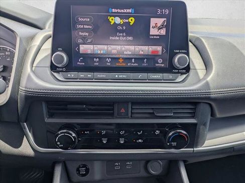Used 2024 Nissan Rogue S FWD image 13